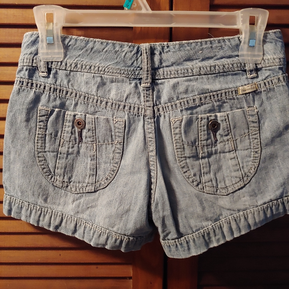 Shorts - Picture 2 of 3